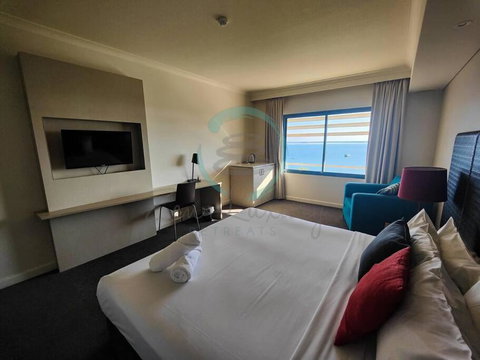 ZEN88 ESPLANADE: Hotel Suite W/ Ocean/Sunset Views - ACT Tourism 0