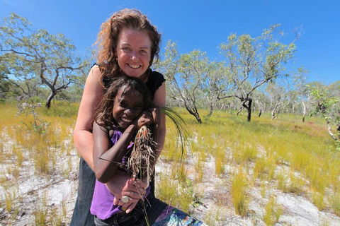 Gay-Wu Woman's 5 Day Yolngu Homeland Tour - ACT Tourism 1