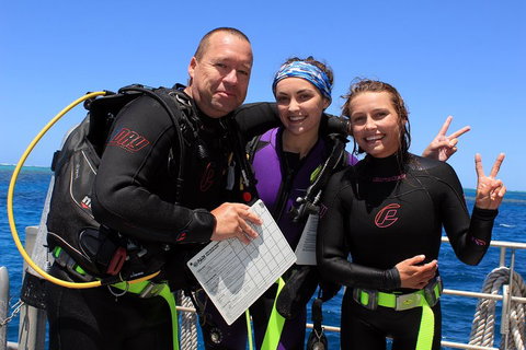 Quicksilver Dive 4 Day PADI Learn To Dive Course - ACT Tourism 0