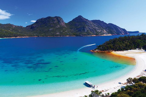 Wineglass Bay Private Charter Service - ACT Tourism 1