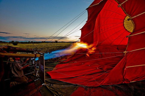 Early Morning Ballooning In Alice Springs - ACT Tourism 0