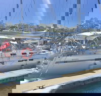 Sailing Curlew Escape on Moreton Bay - ACT Tourism