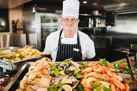 Dinner Buffet Cruise On The Gold Coast - ACT Tourism 4