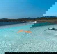 Lake McKenzie Full-Day Tour with Lunch from Hervey Bay - ACT Tourism