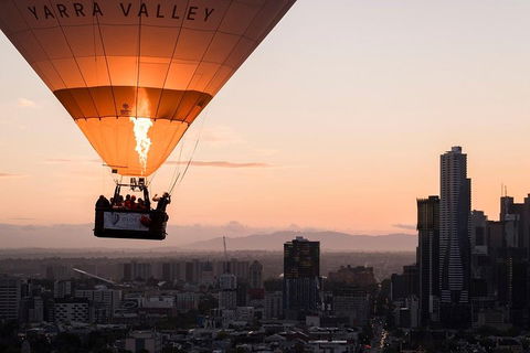 Melbourne Balloon Flight At Sunrise - ACT Tourism 5
